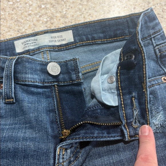 Levi Strauss high rise super skinny distressed jeans size 10 - Picture 3 of 5